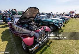 Decorative Vintage Cars – Timeless Beauty on Wheels